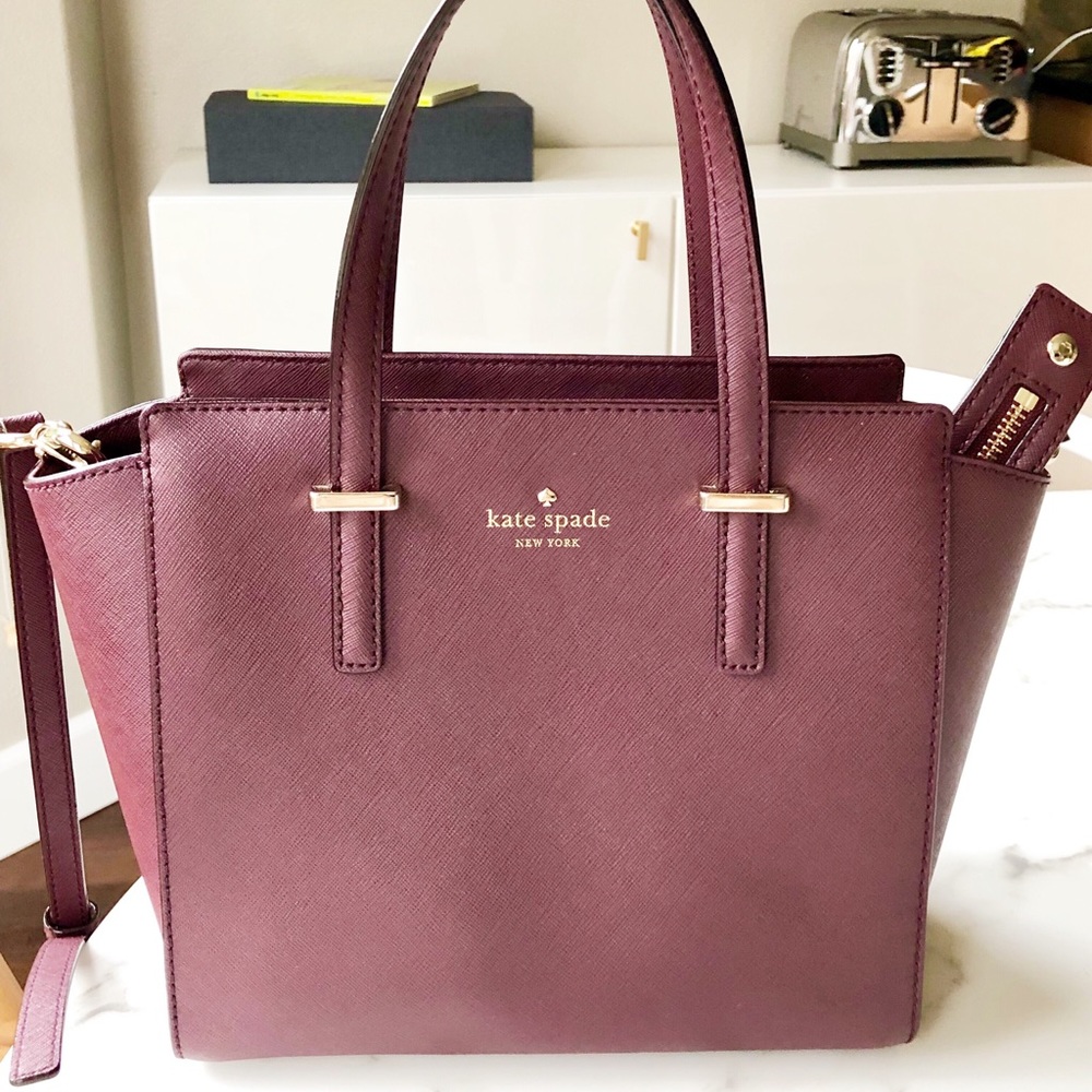 Cute Kate Spade bag - great for traveling
